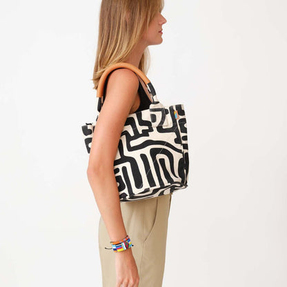 FINAL SALE: Daytripper Bag - Black Kuba