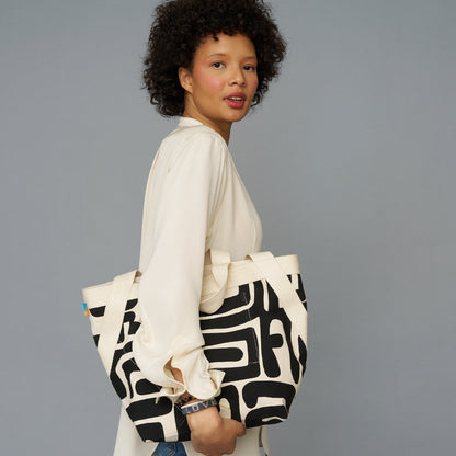 Karibu Tote - Medium - Black Kuba