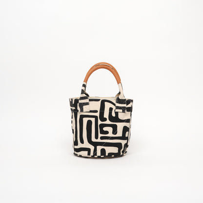 FINAL SALE: Daytripper Bag - Black Kuba